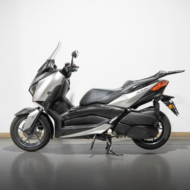 YAMAHA XMAX 300
