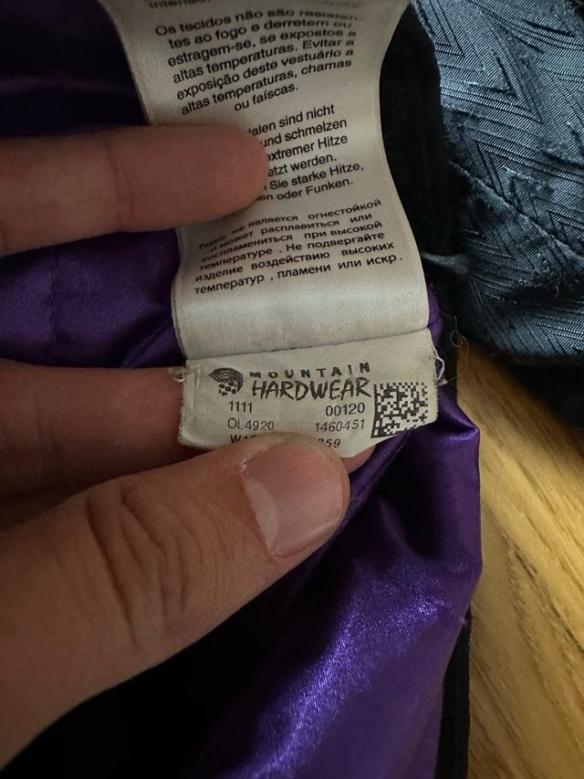 Mountain Hardwear Abrigo Negro y Morado