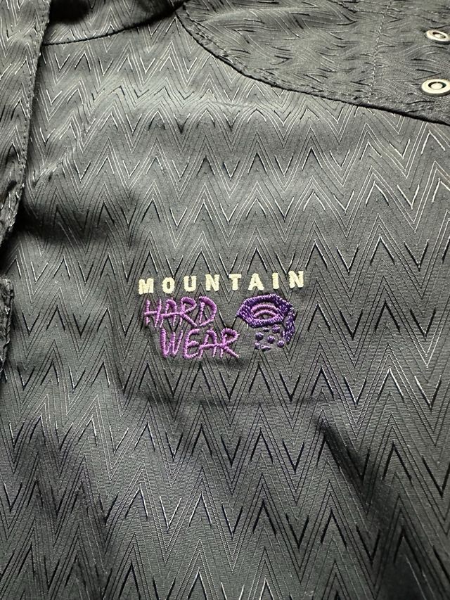 Mountain Hardwear Abrigo Negro y Morado