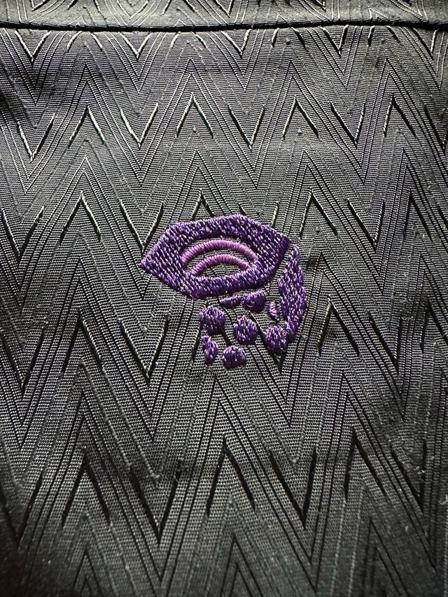 Mountain Hardwear Abrigo Negro y Morado