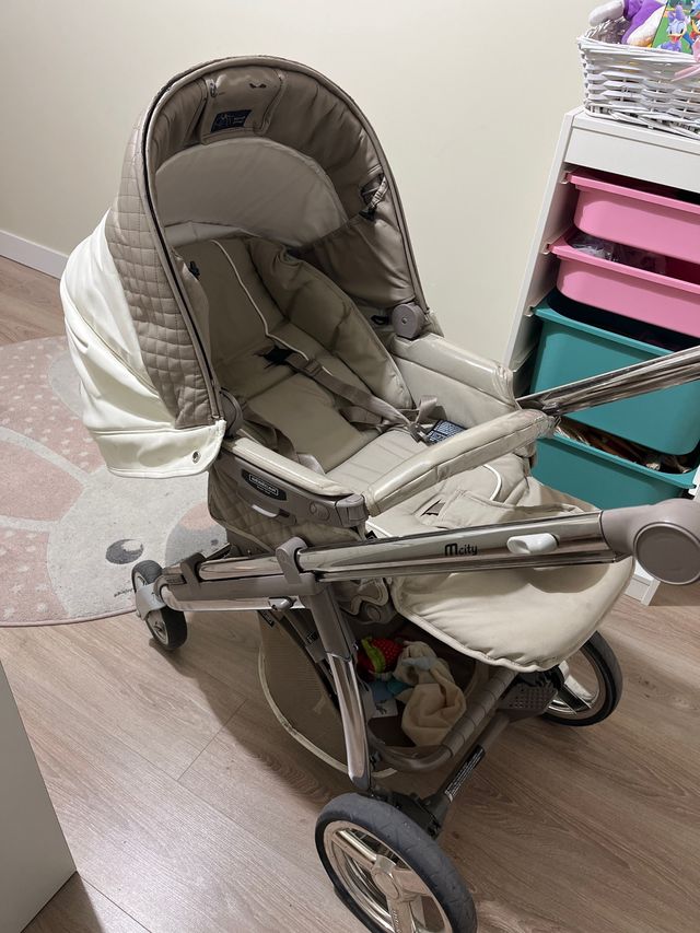 Carro Bebecar blanco y gris