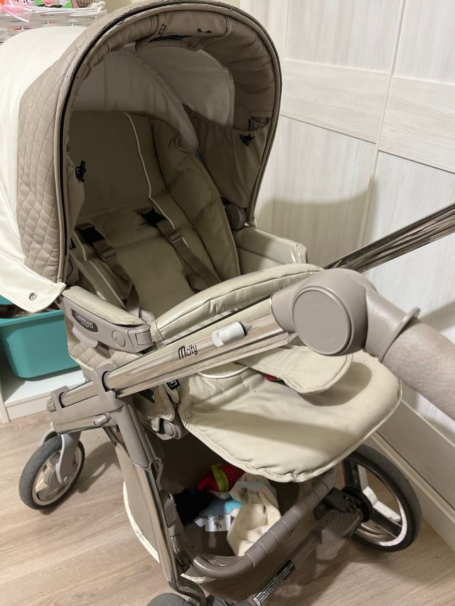 Carro Bebecar blanco y gris