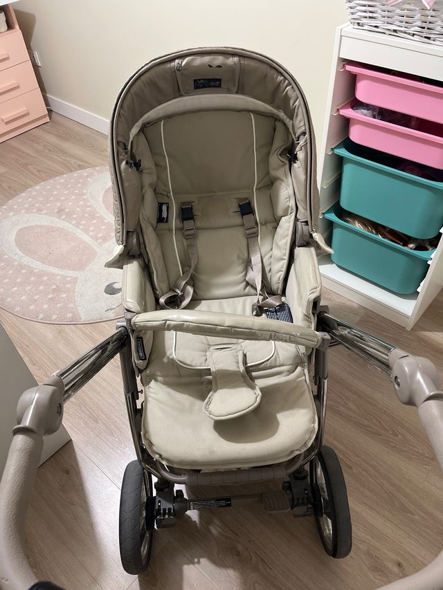 Carro Bebecar blanco y gris