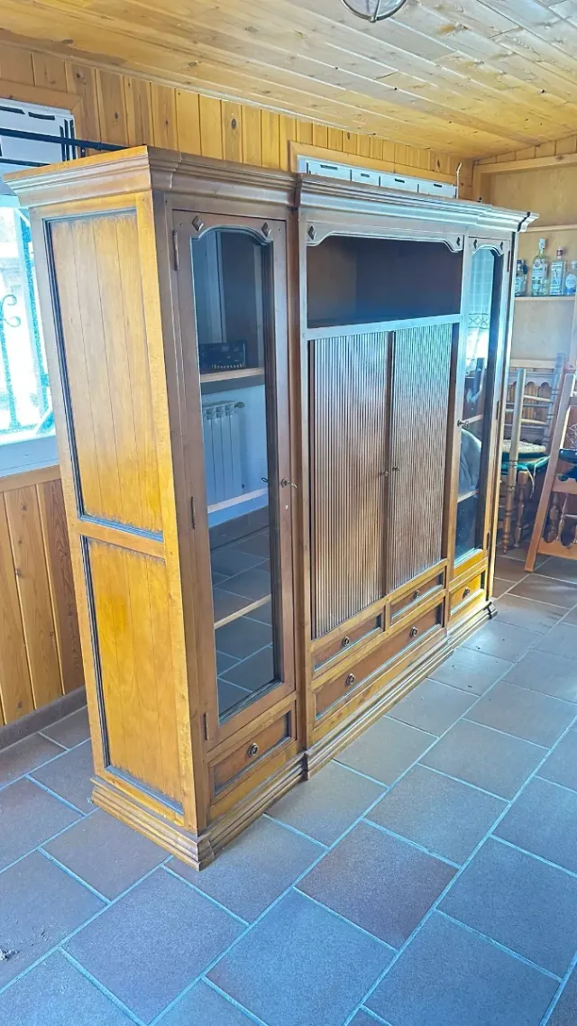 Mueble de salón librería madera y cristal