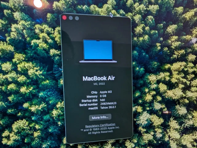 MacBook Air 13" M2 de color plata