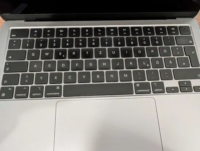 MacBook Air 13" M2 de color plata