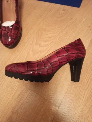 Zapatos de tacón rojos ALL DAY precio original 72€