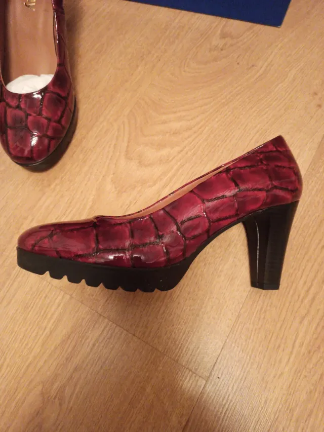 Zapatos de tacón rojos ALL DAY precio original 72€