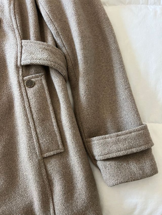 Abrigo mujer Pull&Bear beige con capucha