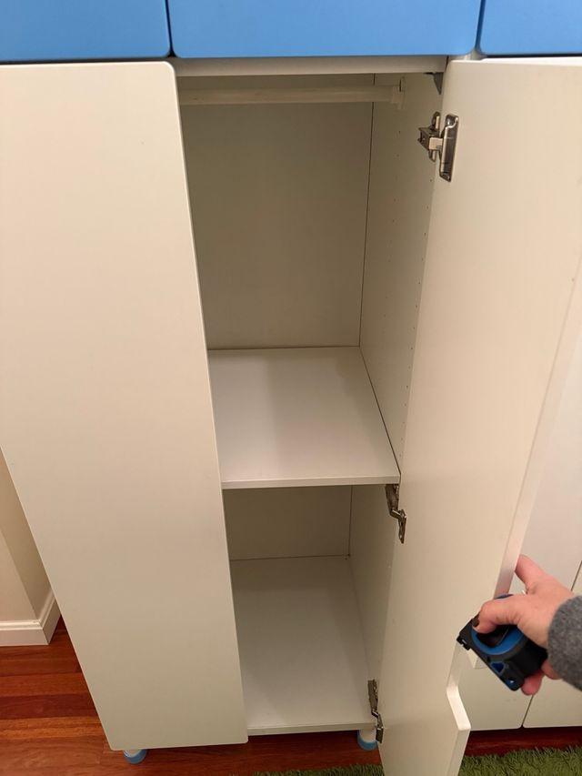 Guarda-roupas infantis azul e branco