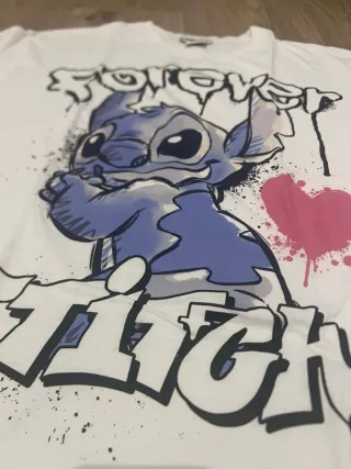 Ropa con estampado de personaje STIGH