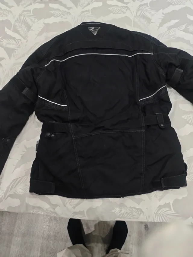 Chaqueta de moto negra