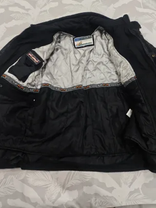 Chaqueta de moto negra