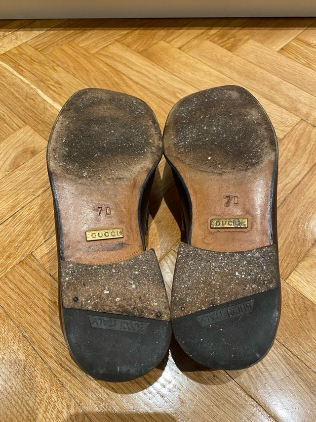 Mocasines Gucci Marrones con Hebilla Dorada