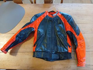 Chaqueta de cuerpo para moto hecha a mano