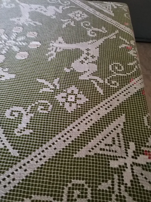 Tovaglia natalizia in pizzo con renne e fiocchi...