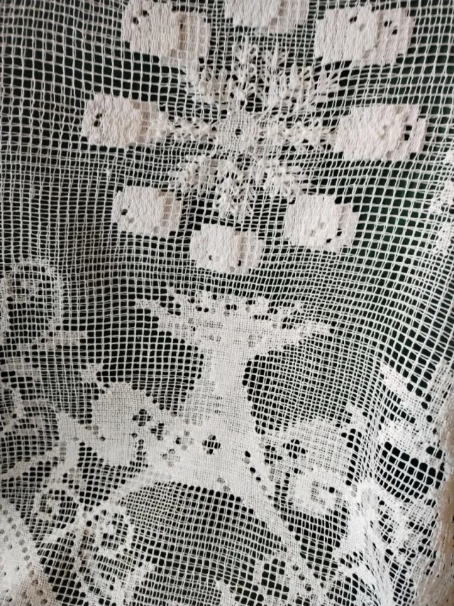 Tovaglia natalizia in pizzo con renne e fiocchi...