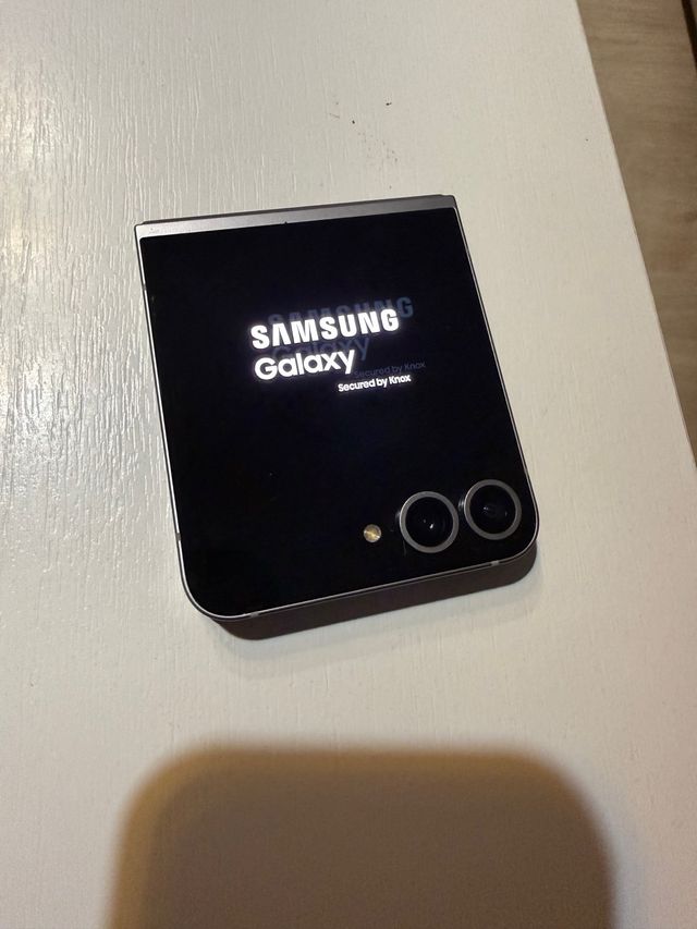 Samsung Galaxy Z Flip 6 Negro