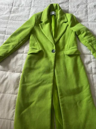 Abrigo exclusivo verde largo