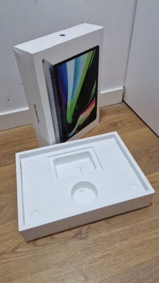 Caja MacBook Pro 13' Apple