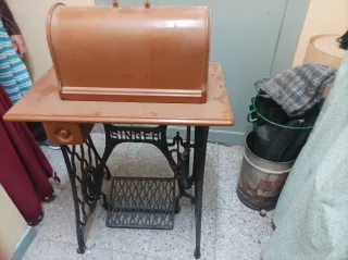Máquina de coser Singer antigua