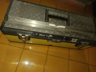 Caja de herramientas metálica 26