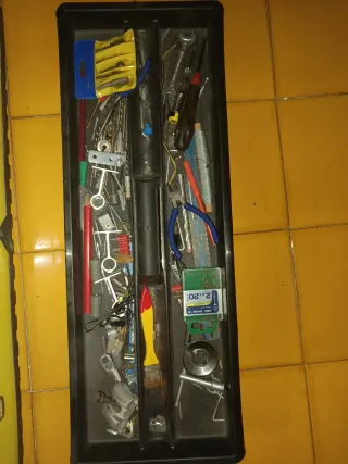 Caja de herramientas metálica 26