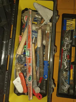 Caja de herramientas metálica 26