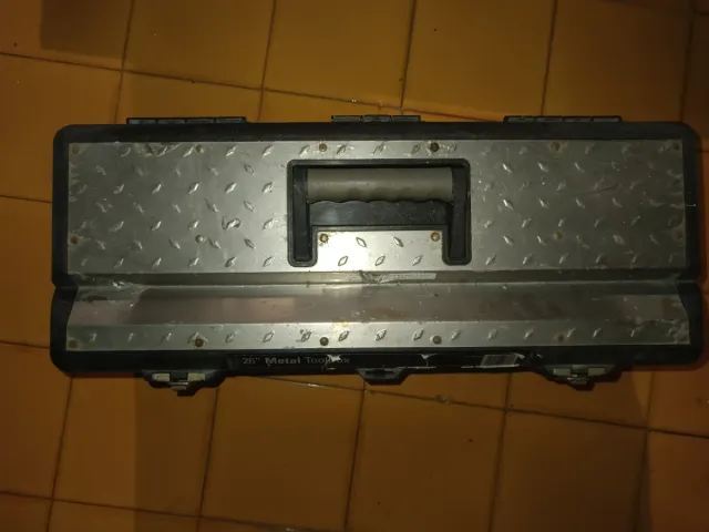 Caja de herramientas metálica 26