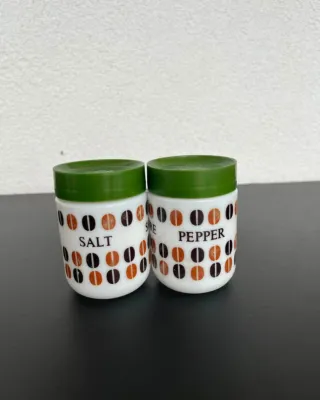 Set saliera e pepiera decorata