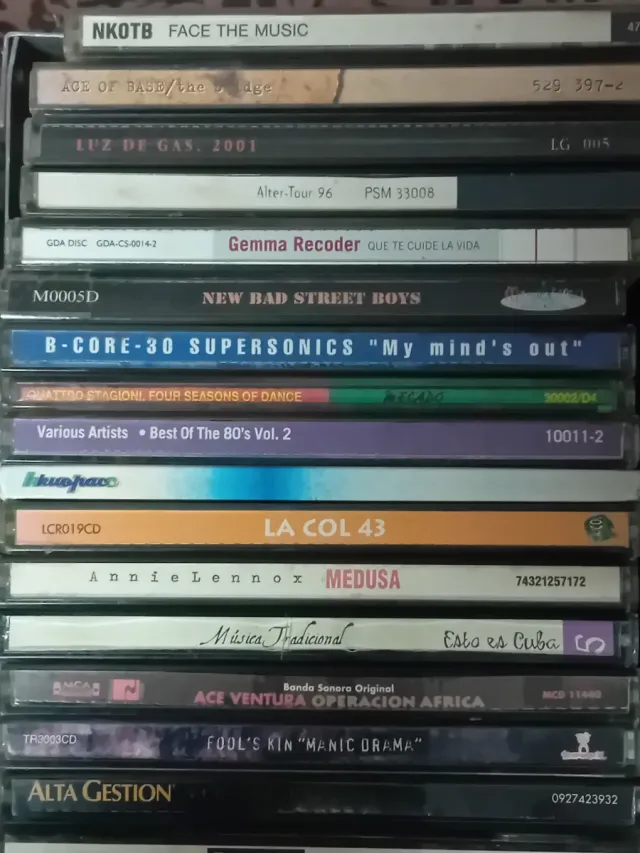 Lote 3 di 100 CD Musica Varia