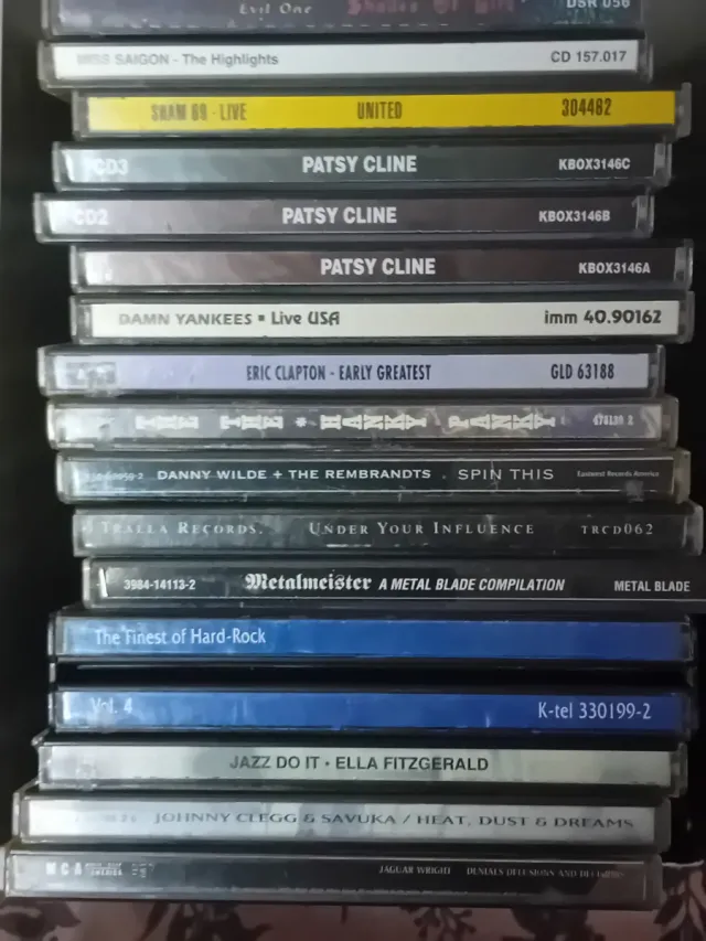 Lote 3 di 100 CD Musica Varia