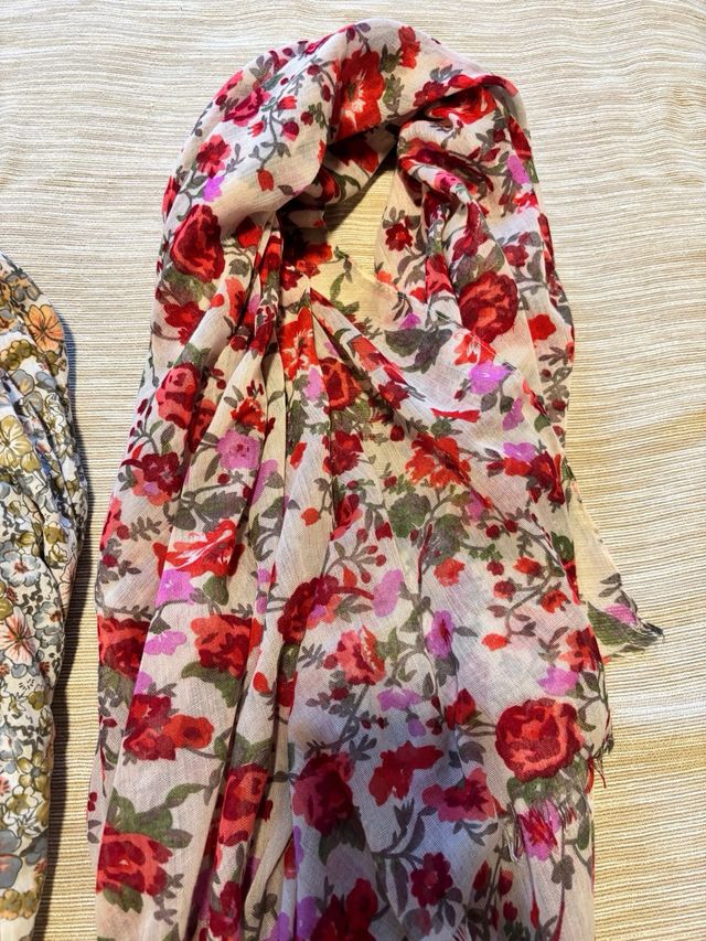 Lote 4 pañuelos estampados