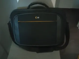 Maletín portátil Case Logic negro