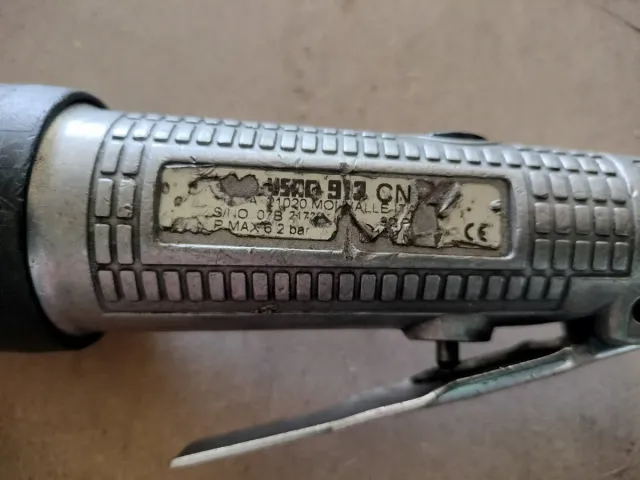 Avvitatore pneumatico angolare