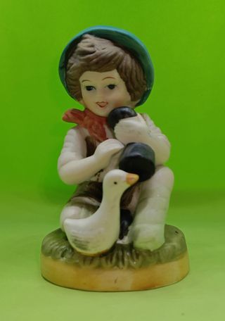 Statuina Bambino con Oca (Prezzo trattabile)