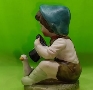 Statuina Bambino con Oca (Prezzo trattabile)