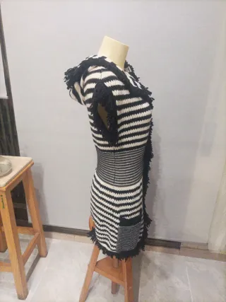 Chaqueta de punto con rayas y capucha