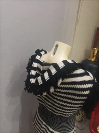 Chaqueta de punto con rayas y capucha