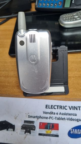 9469N-cellulare Motorola V600