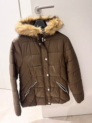 Abrigo/Chaqueta Marrón con Capucha y pelo