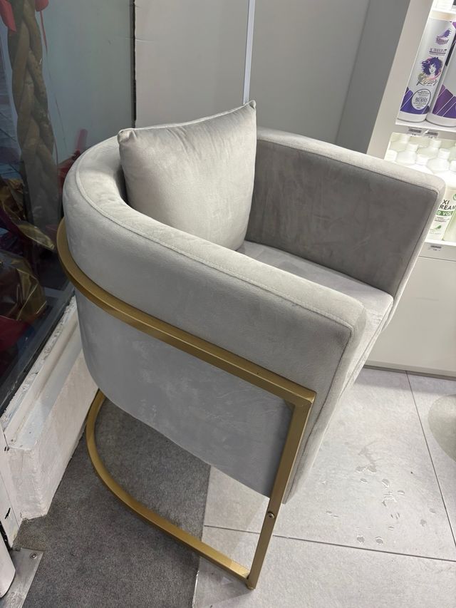 Sillón Terciopelo Gris Patas Doradas