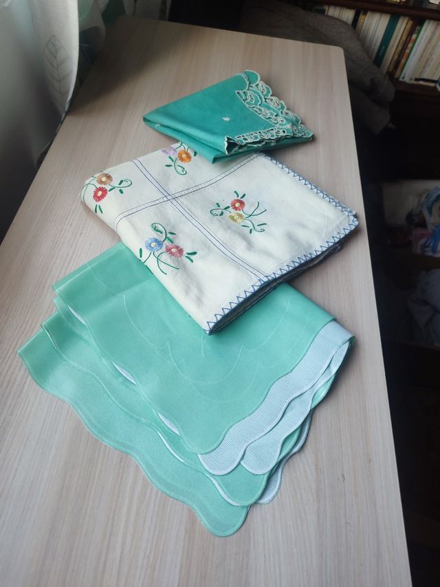 Lote MANTELES pequeños (6 uds) – tela y HULE verde