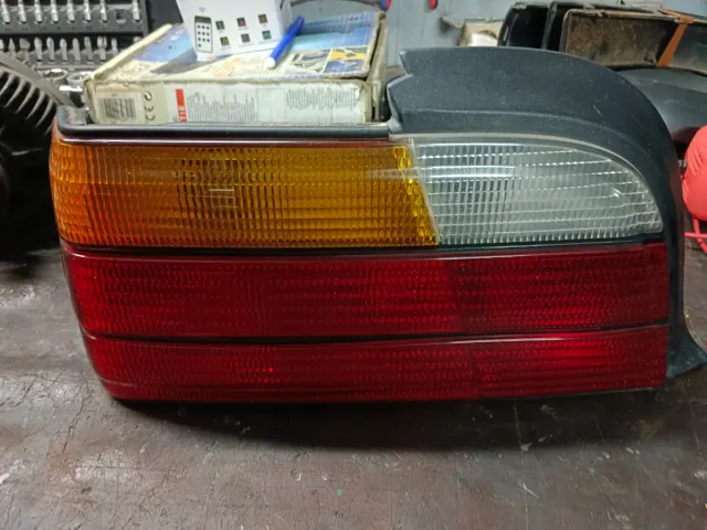 Piloto trasero izquierdo BMW E36 Coupé