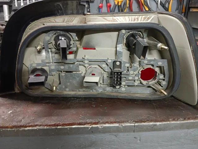 Piloto trasero izquierdo BMW E36 Coupé