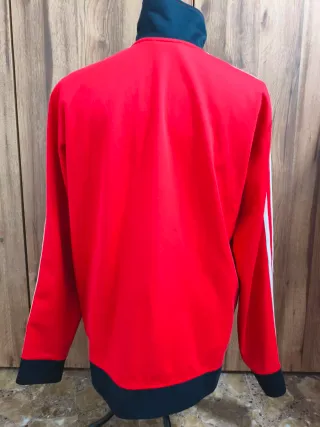 Chaqueta Vintage Adidas talla XL como nueva.