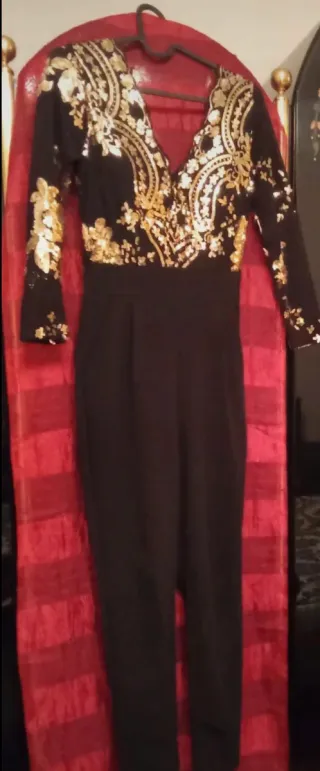 Mono negro fiesta lentejuelas doradas