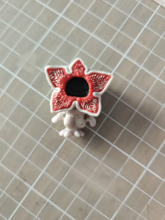 Figura Kinder Sorpresa Stranger Things