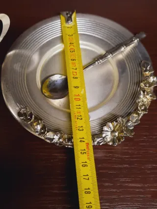 Zuccheriera vintage con cucchiaino