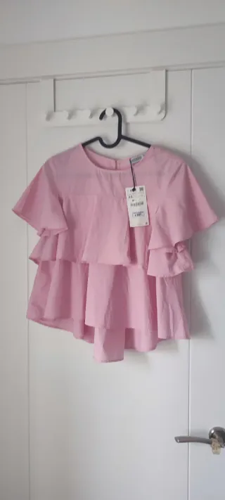 Blusa Zara volantes rosa Talla XS